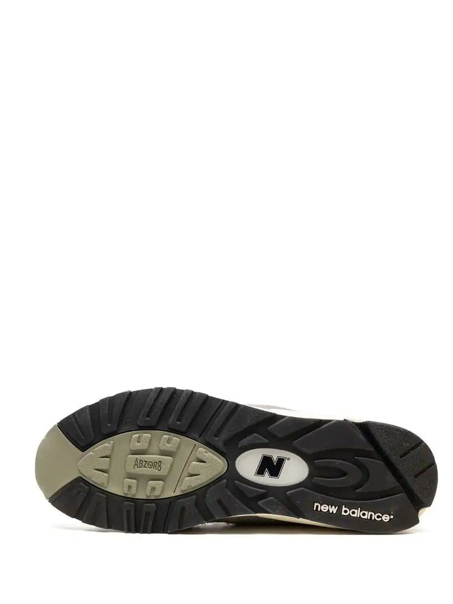 Santis x New V2 sneakers 